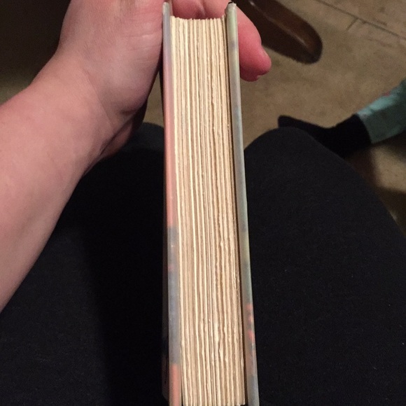 Daily devotional book - Picture 3 of 7